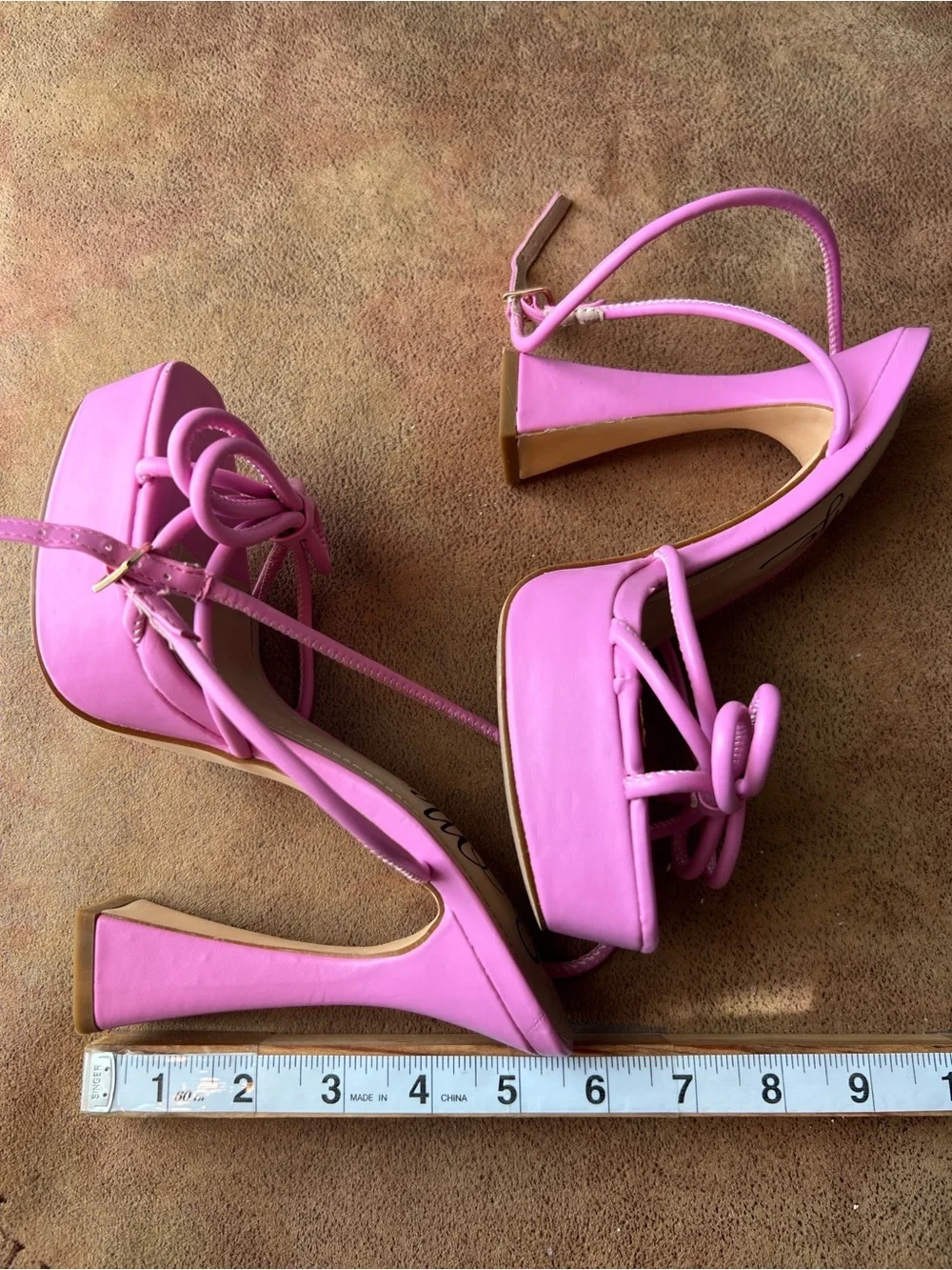 So Me Bubblegum Pink Strappy Bow Heeled Sandals. Size 6.5